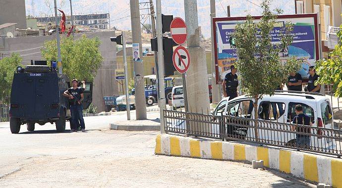 Cizre&#039;de çatışmalar devam ediyor
