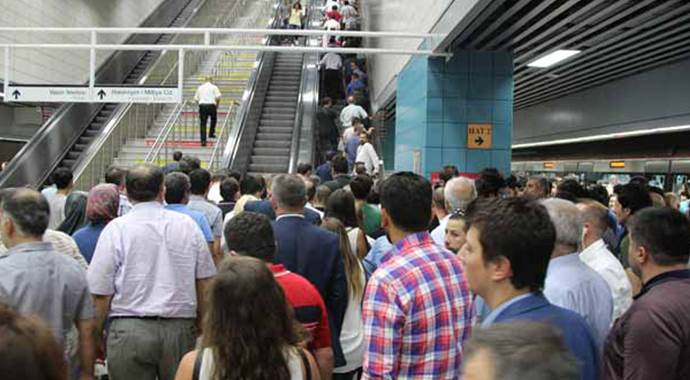 Marmaray&#039;da merdiven sıkıntısı