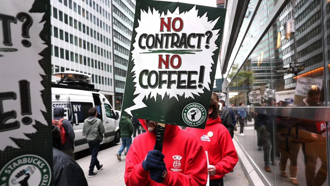 "Kontrat yoksa kahve de yok" dövizi taşıyan protestocular