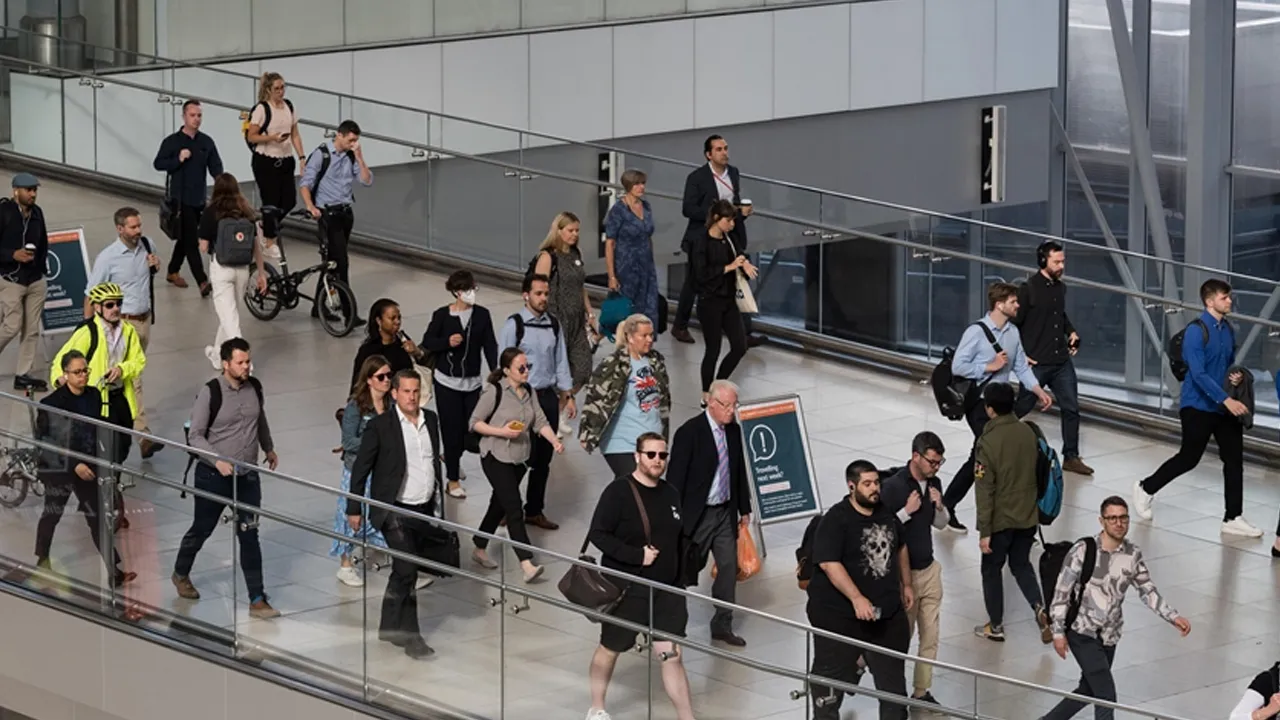 AB'de maaşlar ortalama 3 bin 500 euroya yaklaştı