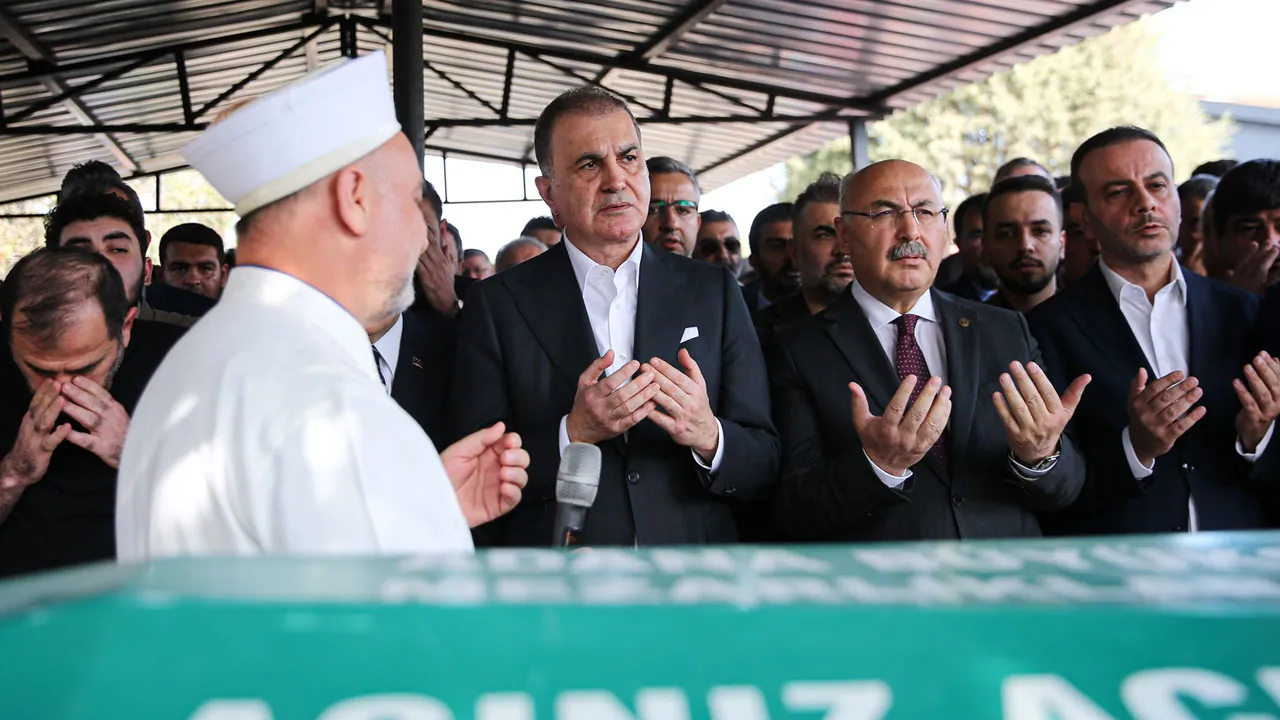 AK Parti Sözcüsü Ömer Çelik'in acı günü: Dayısı vefat etti