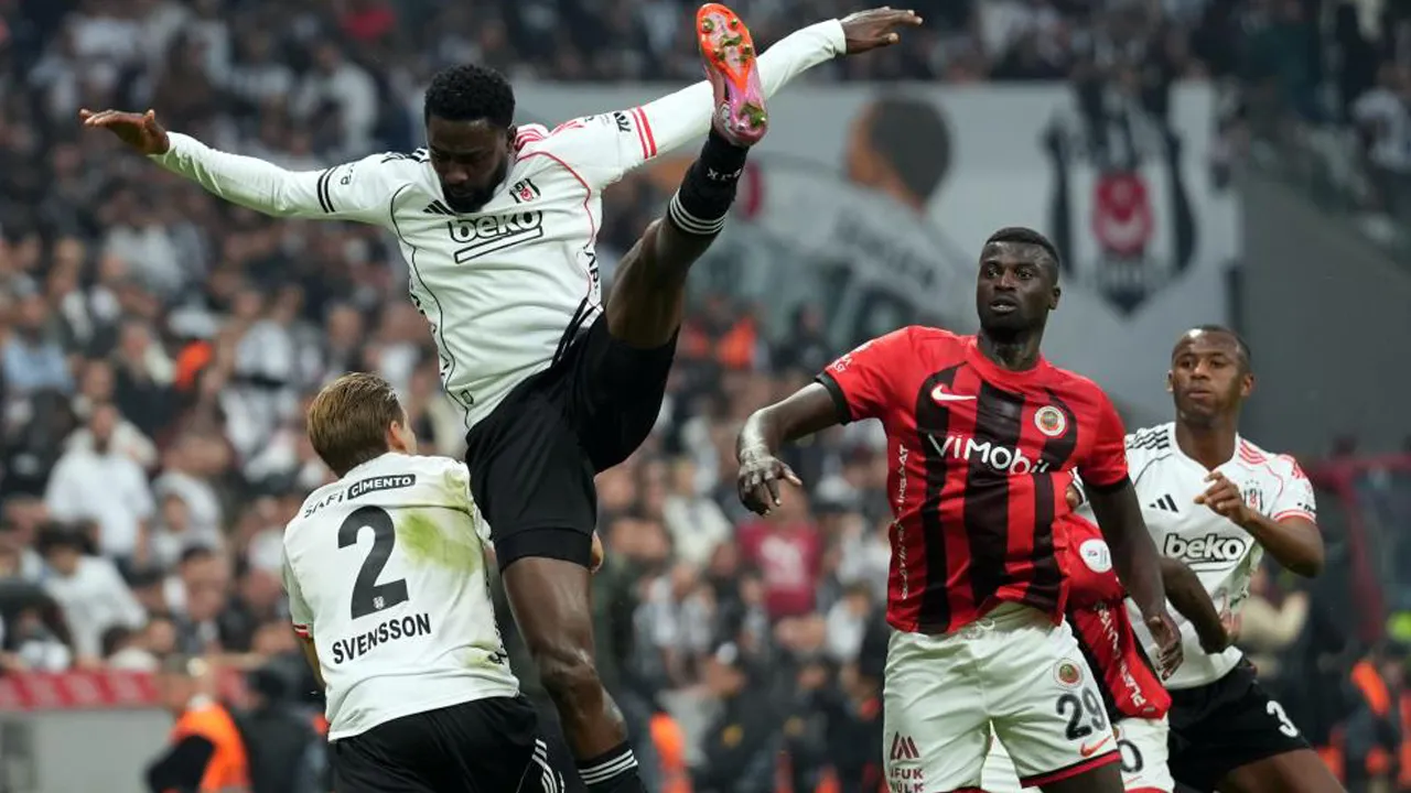 Beşiktaş'ta yaprak dökümü! İki yolcu belirlendi