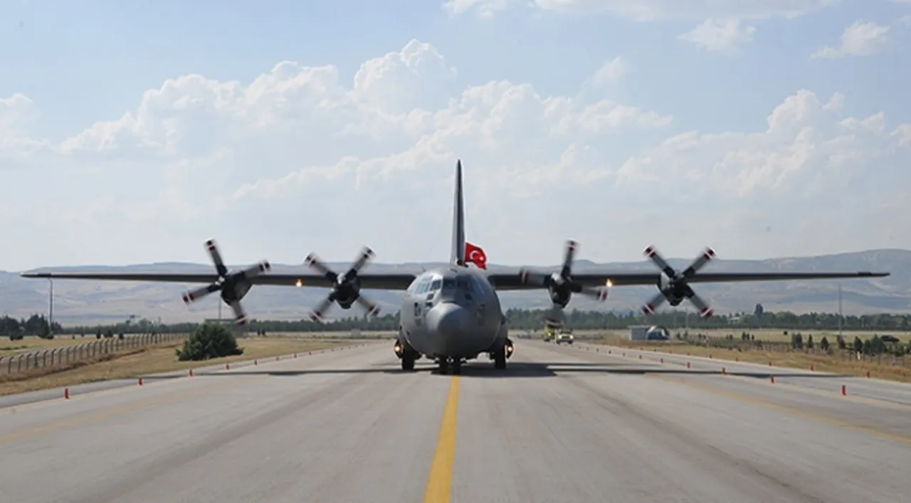 TSK envanterindeki C-130 uçağı