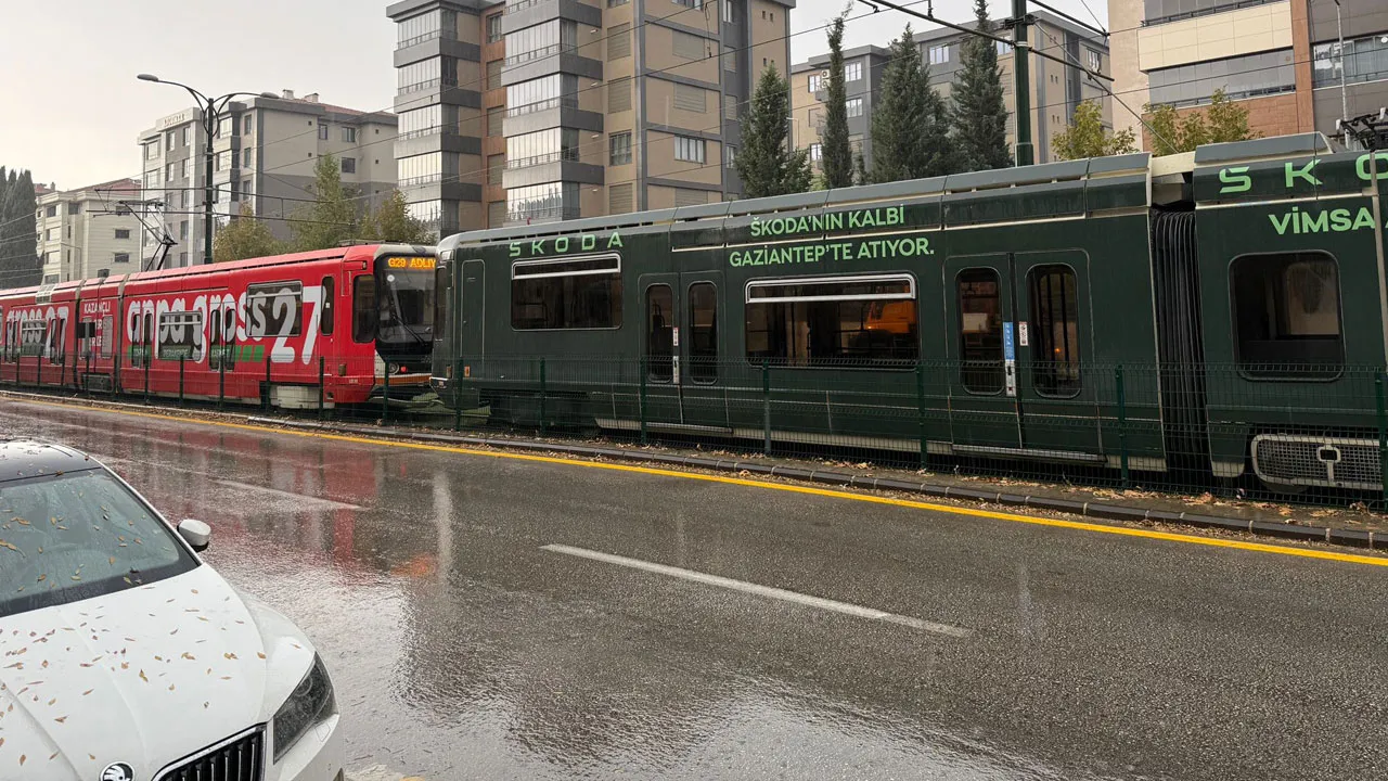 Gaziantep'te tramvaya yıldırım çarptı