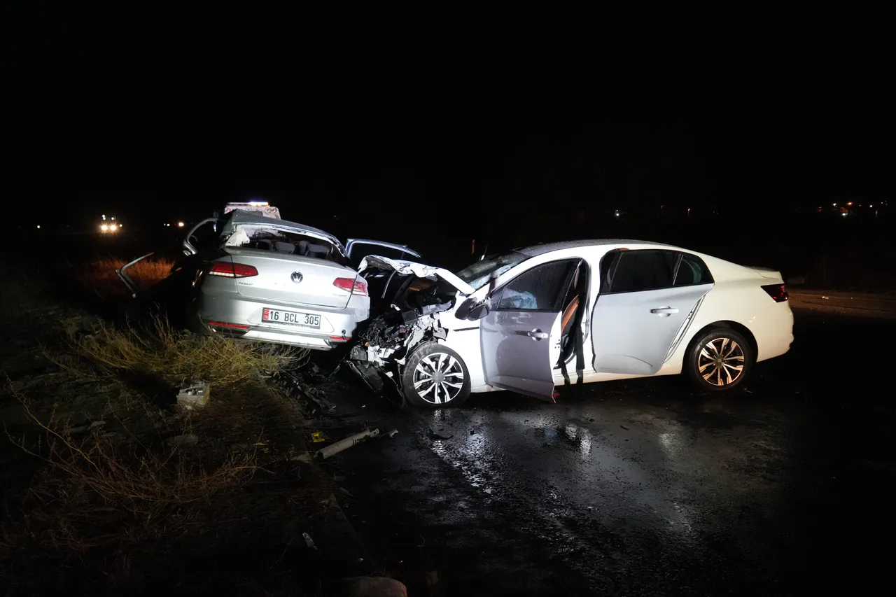 Niğde-Kayseri karayolunda feci kaza! 3 can kaybı, 6 yaralı