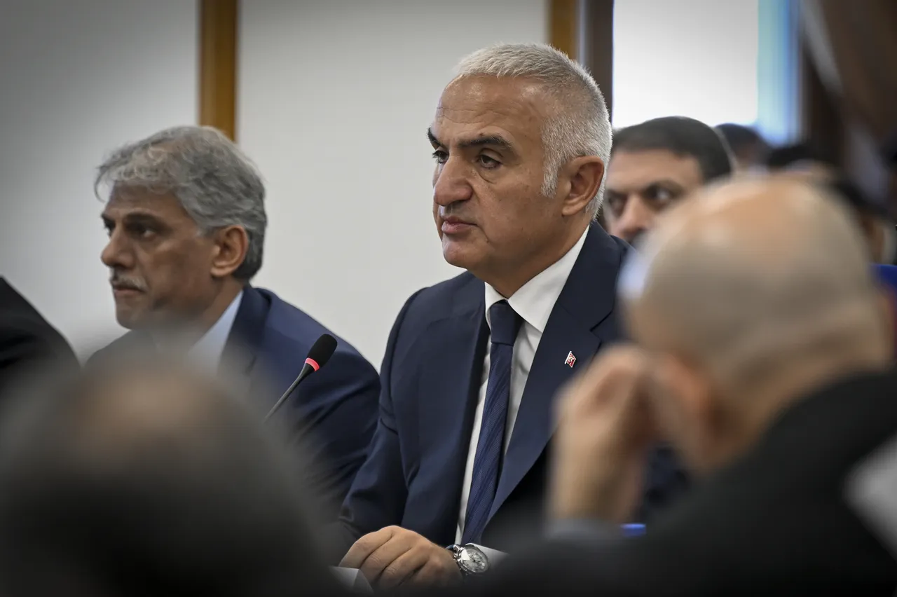 Bakan Ersoy anlattı! Turizmde rekor, arkeolojide yoğun çalışma