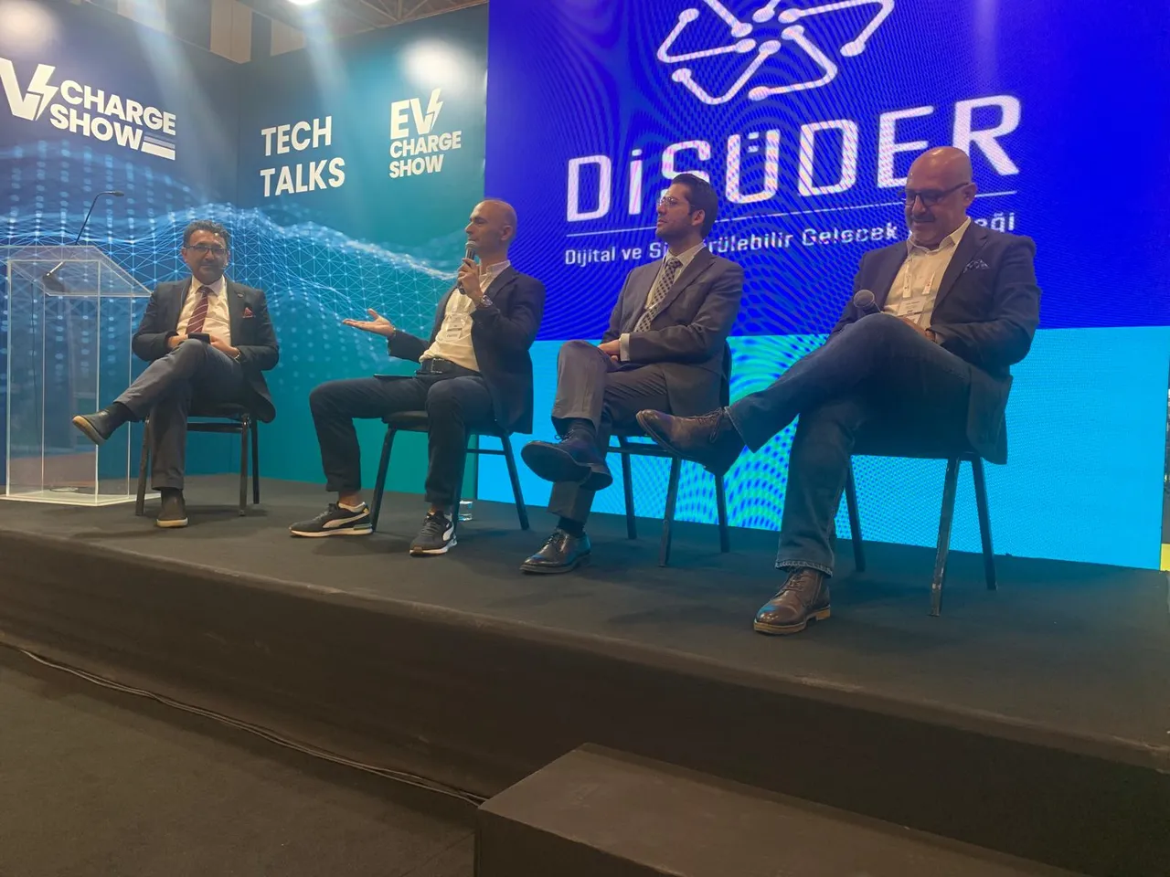 Bilim kurgu gibi… Yapay Zeka, veri ve E-mobilite:  Türkiye nereye koşuyor?