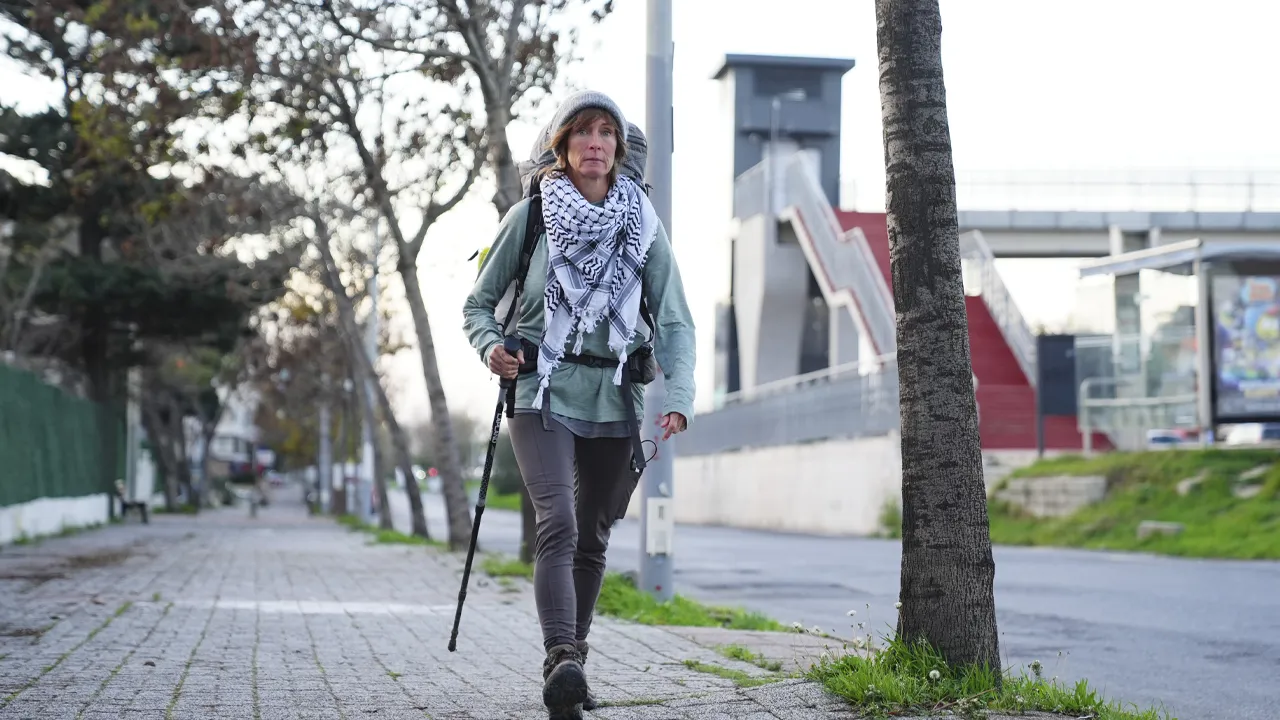 Filistin’e yardım için 7 aydır yürüyor! İngiliz aktivist yarın İstanbul'da