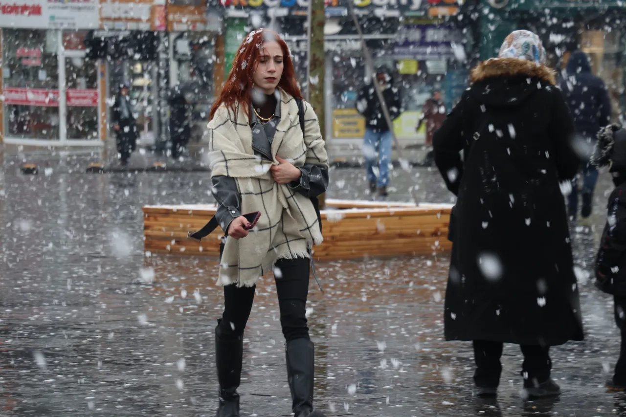 Sivas ve Kayseri'ye mevsimin ilk karı yağdı!