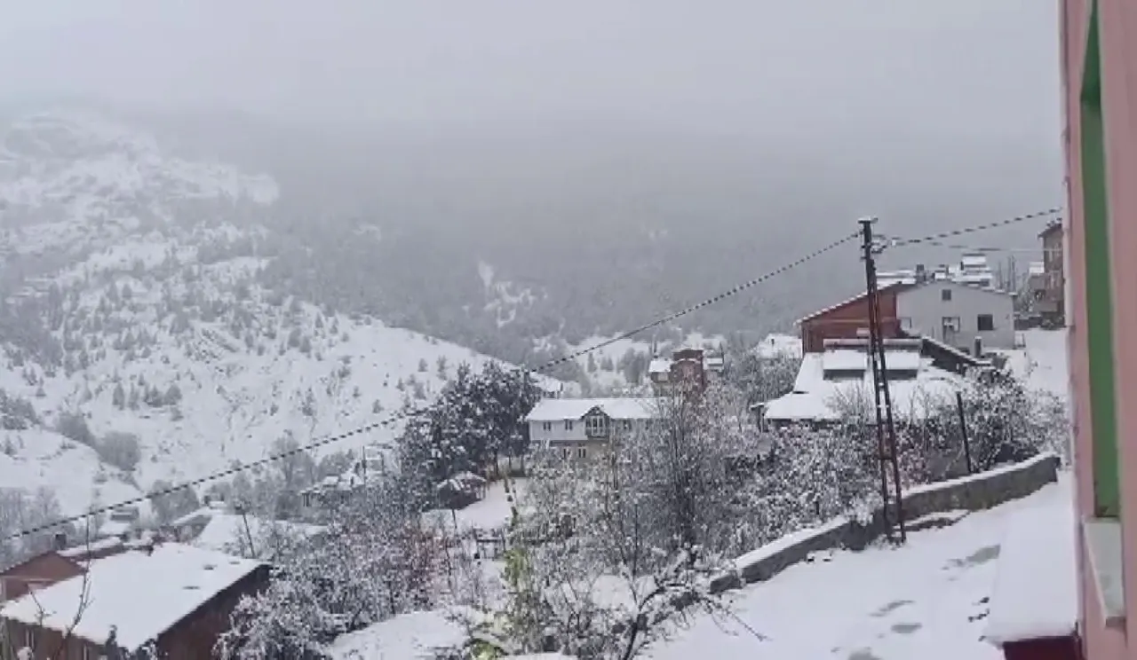 Sivas'ın birçok ilçesinde kar yağışı başladı