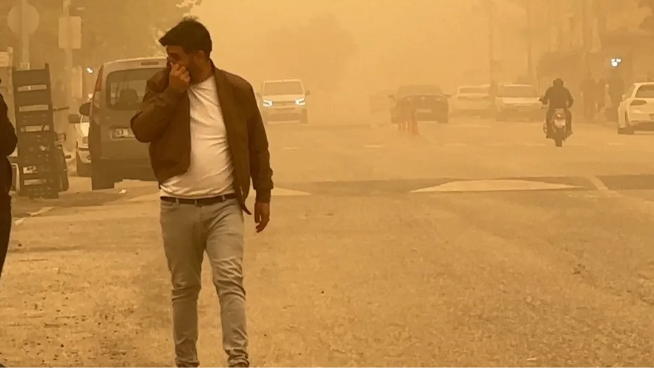 Suriye kaynaklı toz bulutu Şanlıurfa’yı kızıla boyadı!