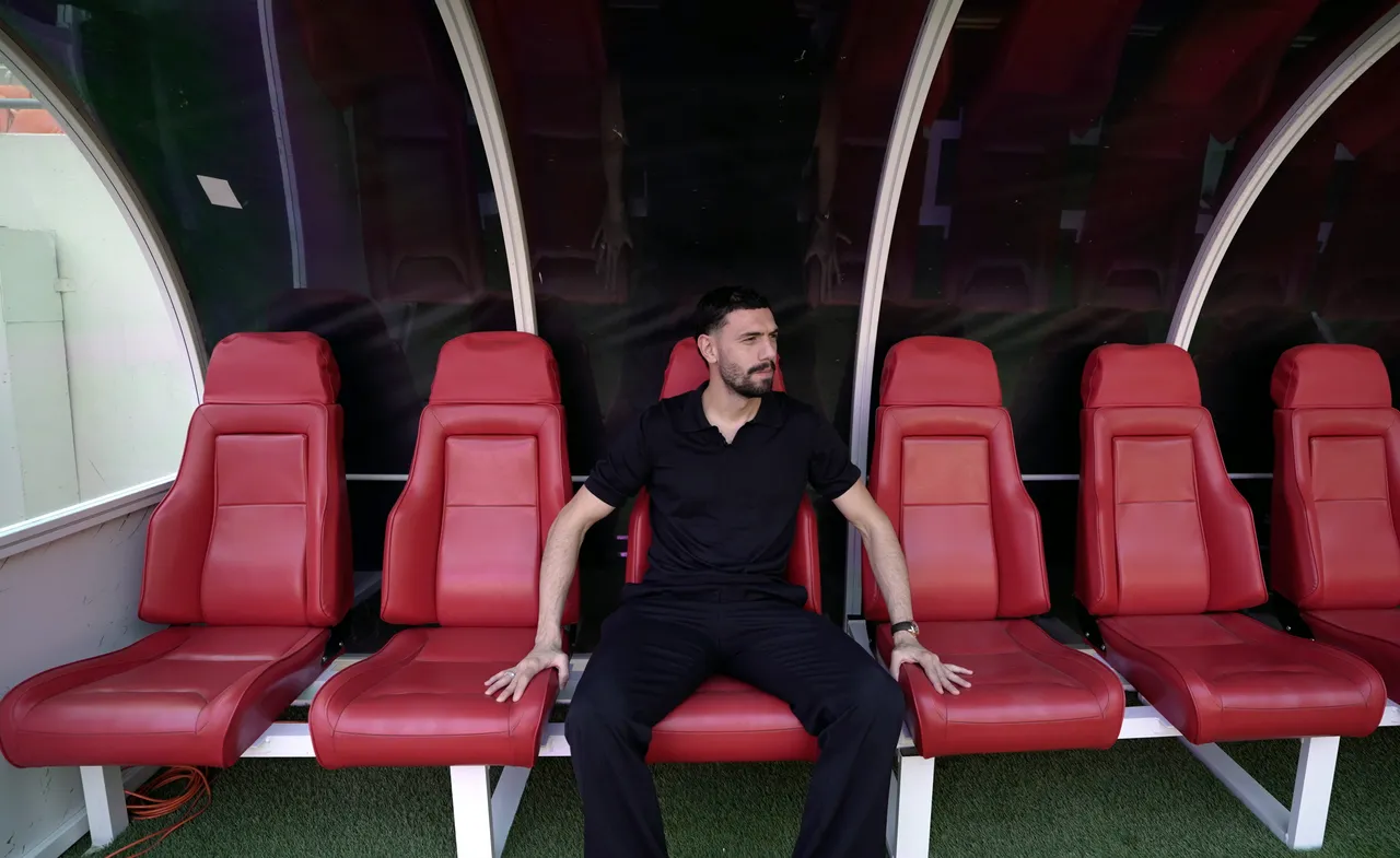 Tarihe geçen fotoğraf! Merih Demiral'dan 'bozkurt' itirafı: Bir salisede oldu