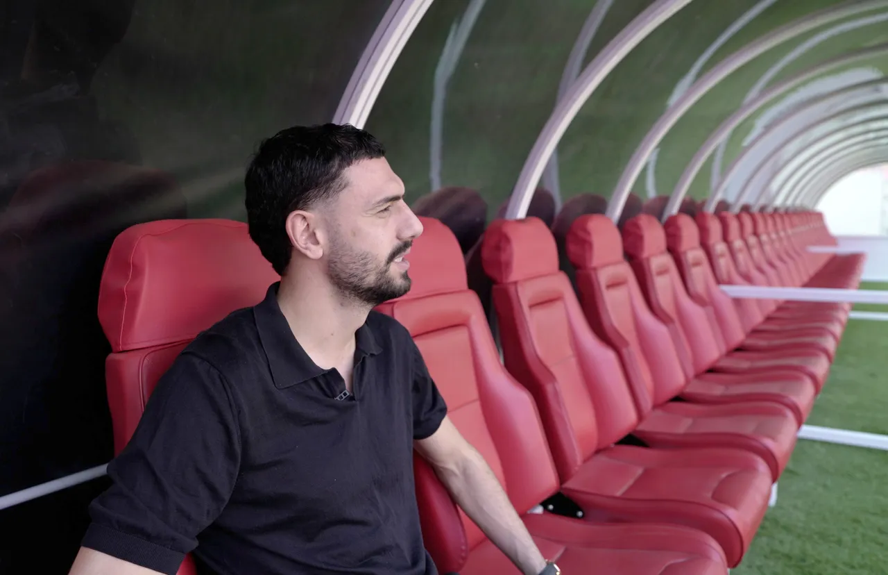 Tarihe geçen fotoğraf! Merih Demiral'dan 'bozkurt' itirafı: Bir salisede oldu