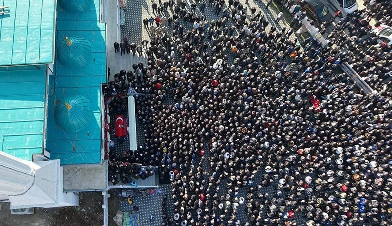 Türkiye şehitlerini uğurladı! Gözyaşları sel oldu