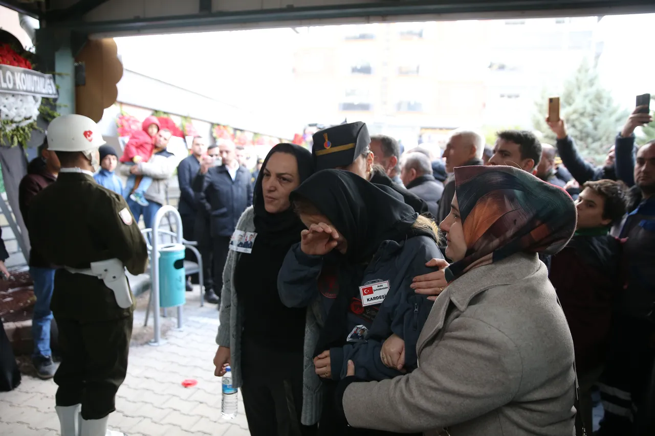 Türkiye şehitlerini uğurladı! Gözyaşları sel oldu