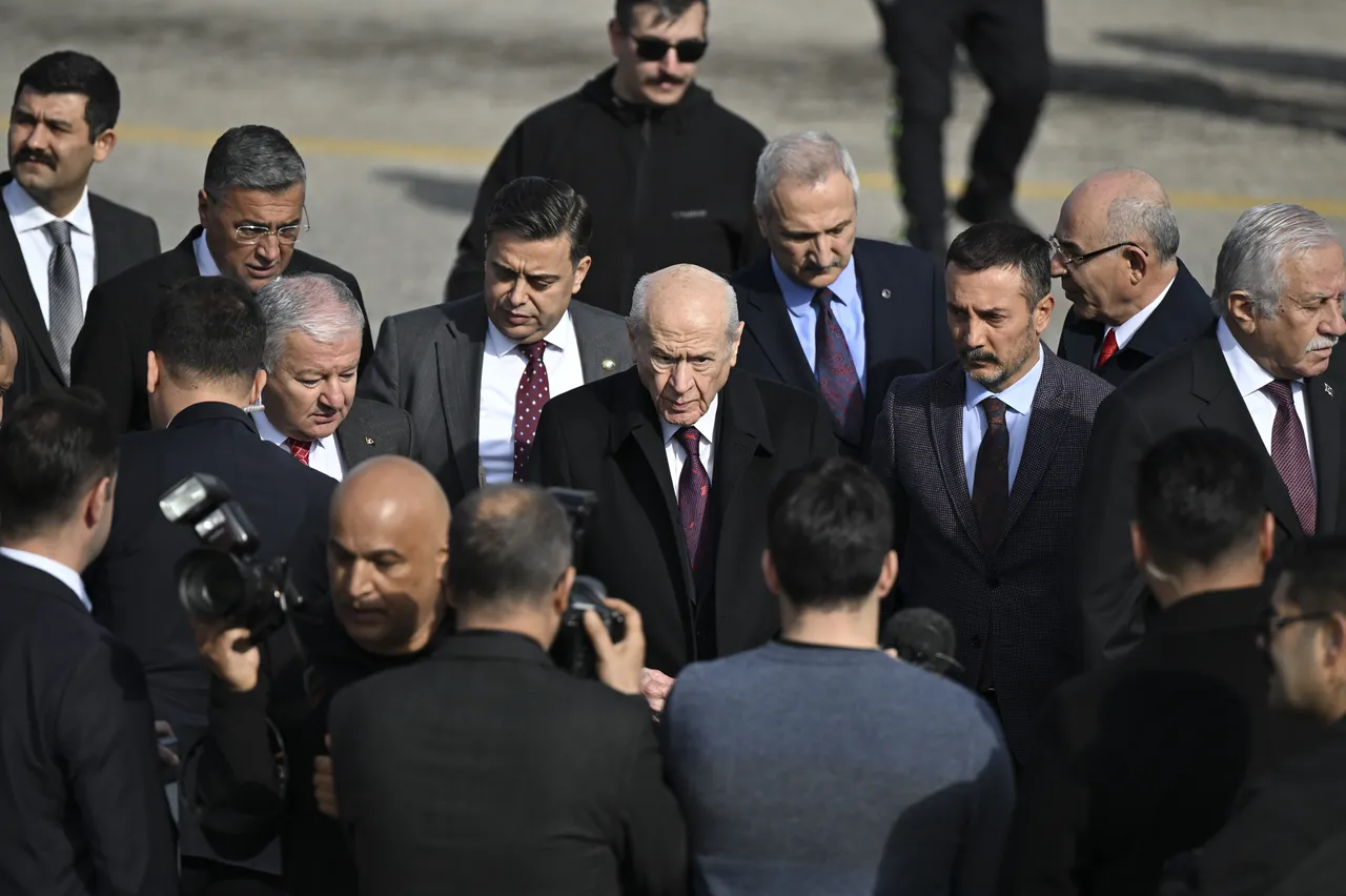 Türkiye şehitlerini uğurluyor! Gözyaşları sel oldu