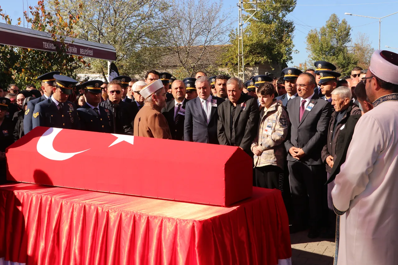 Türkiye şehitlerini uğurluyor! Gözyaşları sel oldu