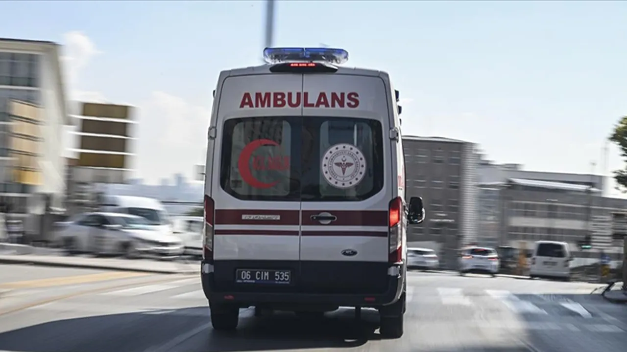 Zeytinburnu'nda facia! Metrobüs engelli yolcuya çarptı