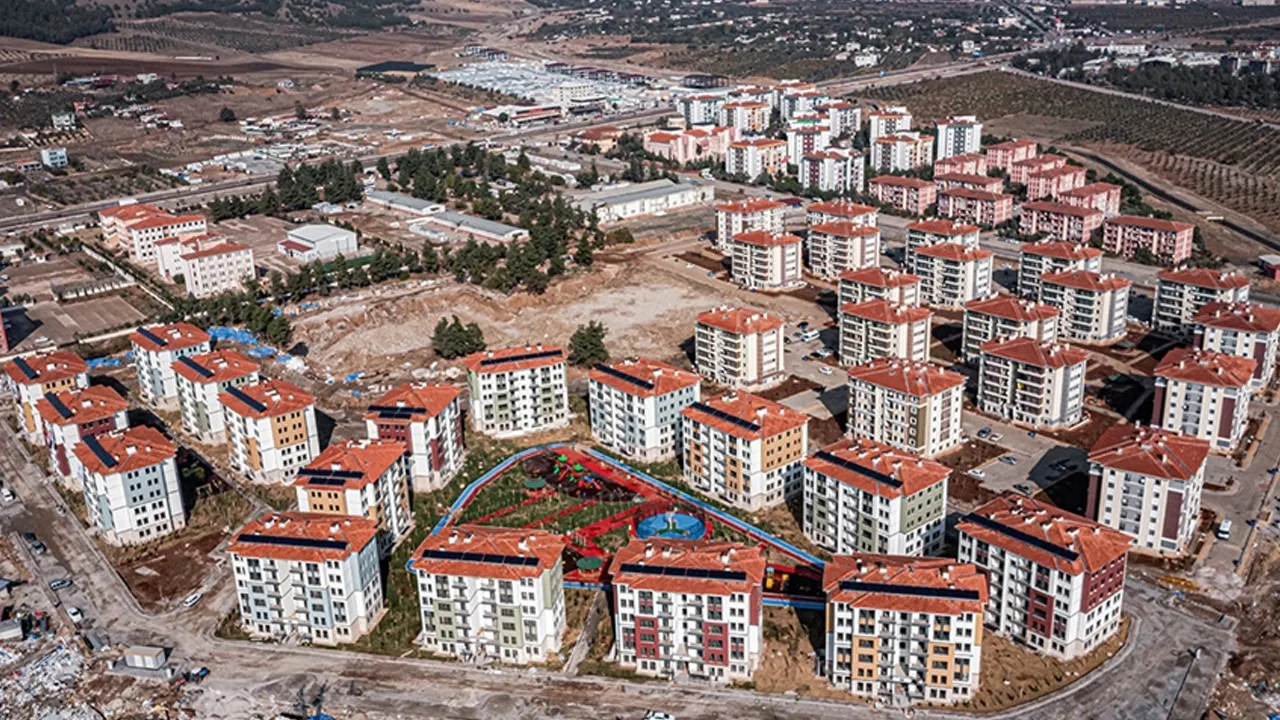 Afet konutlarının tamamı yıl sonunda teslim
