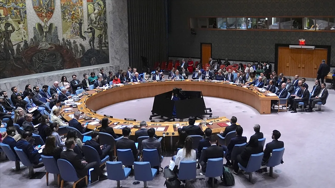 Türkiye'nin de aralarında olduğu 9 ülke, halen Birleşmiş Milletler Güvenlik Konseyi (BMGK) gündeminde bulunan Gazze tasarısına destek açıklaması yaptı.