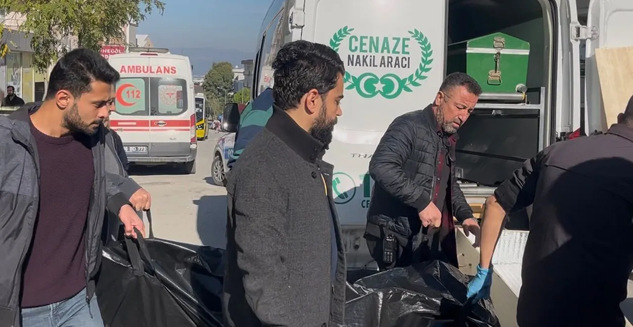 Bursa’da dehşet: Takip ettiği kadını vurdu, kendi silahıyla canına kıydı