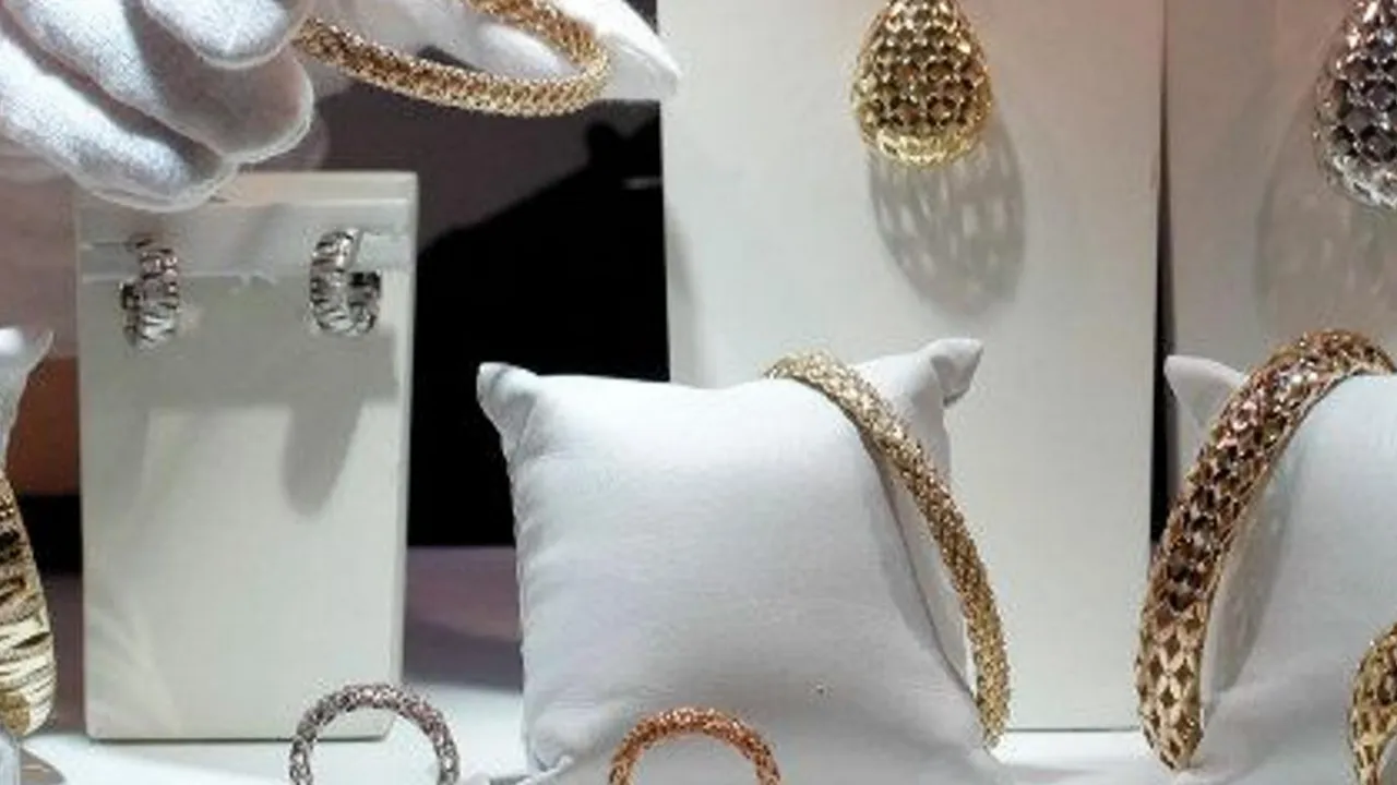 Milyonluk mücevherlerle kayıplara karıştılar