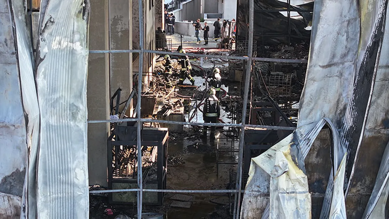 Kocaeli'nin Dilovası ilçesinde yangın çıkan fabrika