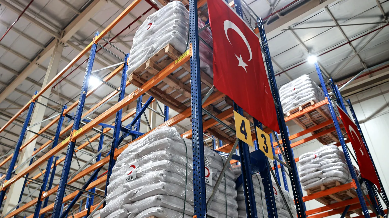 Mersin'deki “Stratejik Stok Merkezi” Türk Kızılay öncülüğünde kuruldu