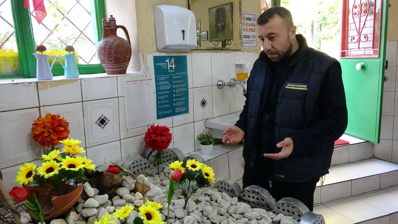 Pide salonunda gizemli mezar! Görenler önce şaşırıyor sonra dua ediyor