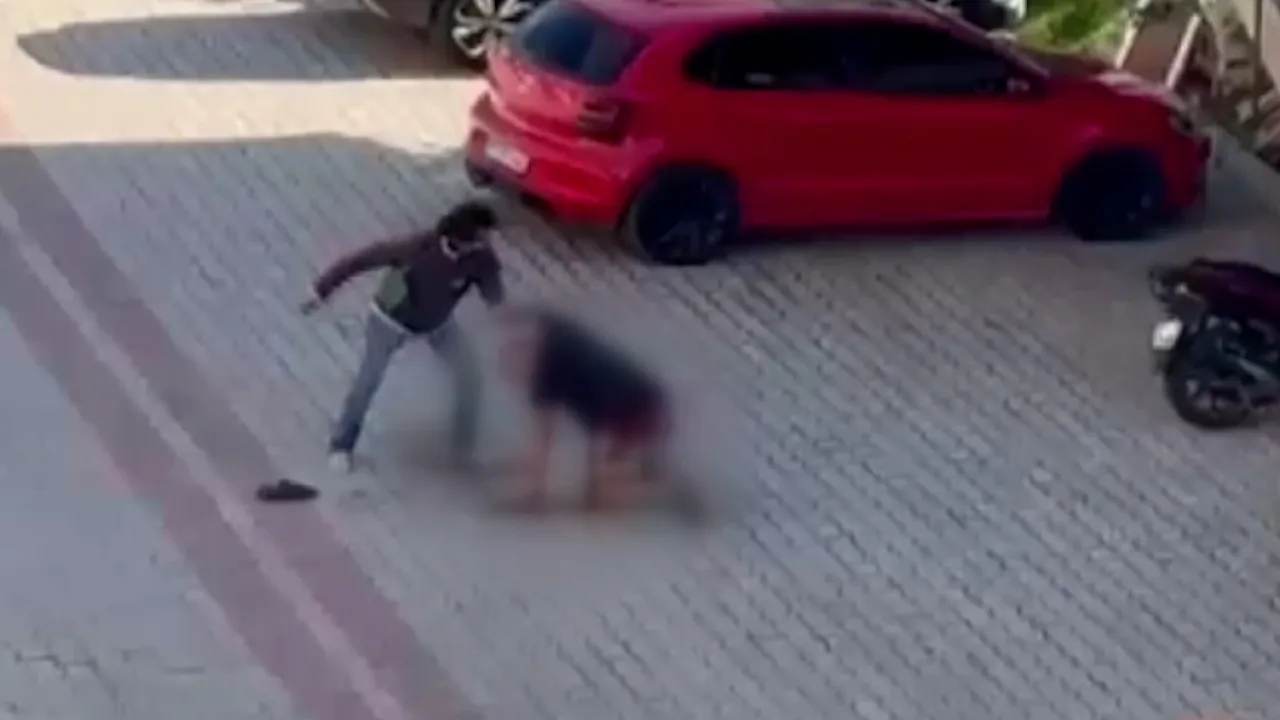 Sokak ortasında dehşet! Yaşlı adamı defalarca bıçakladı