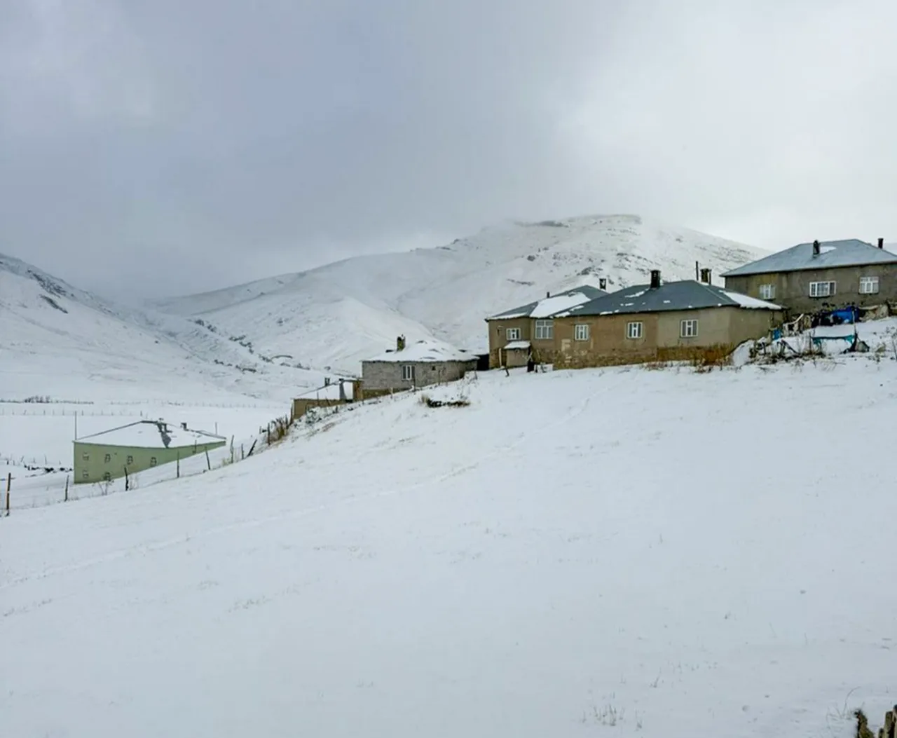 Kar kalınlığı 10 santimetreyi buldu