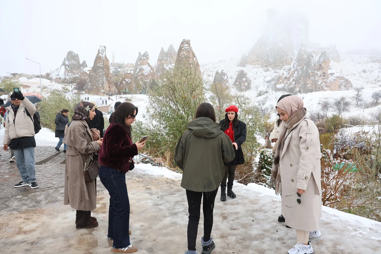 Türkiye mevsimin ilk karına uyandı! Çok sayıda il beyaza büründü, kar kalınlığı 10 santimetreye dayandı