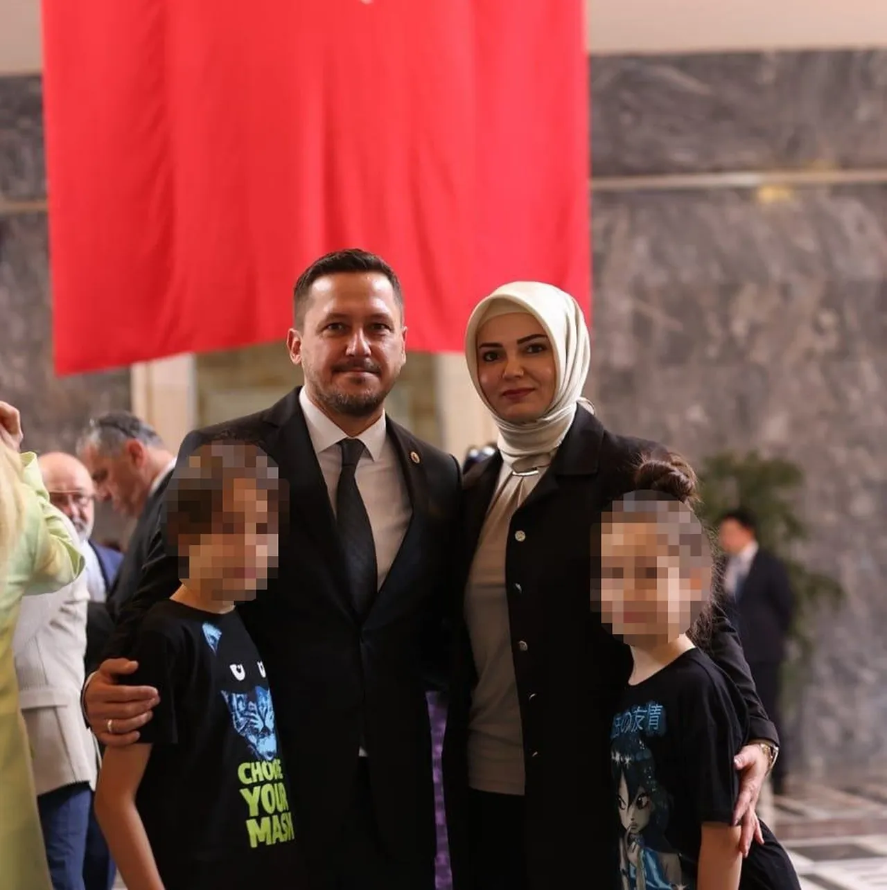 AK Parti Karaman Milletvekili Selman Oğuzhan Eser ve ailesi