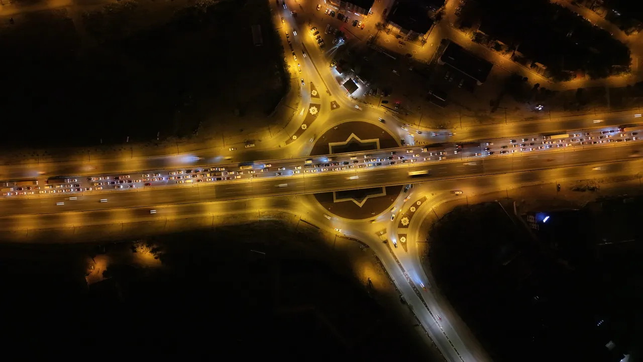 Ara tatil sona erdi, trafik felç oldu! Tatil dönüşü kilit kavşaktaki yoğunluk havadan görüntülendi