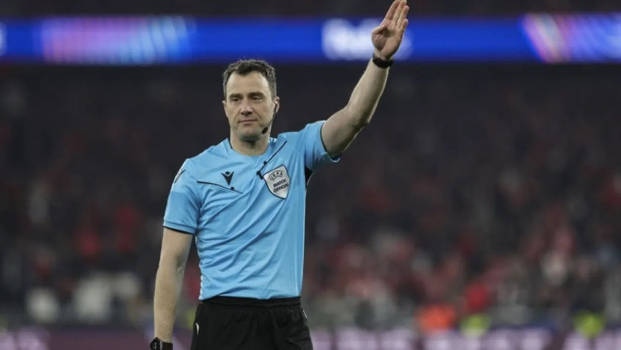 Felix Zwayer kimdir, kaç yaşında? Türkiye - İspanya Maçını yönetecek