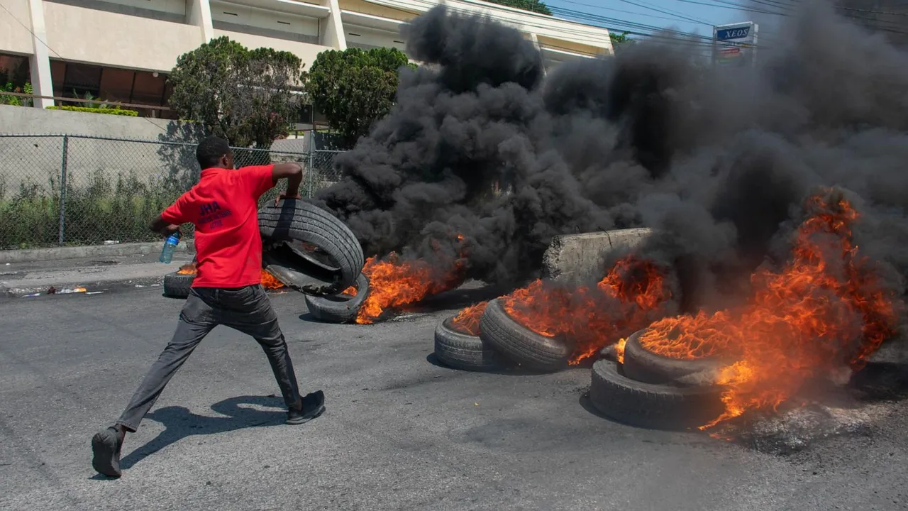 Haiti'de çete üyesi olduğu düşünülen kişilerle ABD deniz piyadeleri arasında çatışma yaşandı