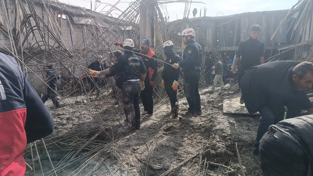 İhbar üzerine olay yerine çok sayıda ekip sevk edildi.