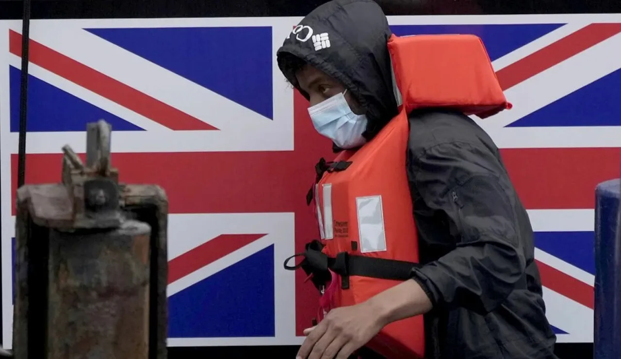 İngiltere’den sert mülteci hamlesi: Kalıcı oturum süresi 5 yıldan 20 yıla çıkacak!