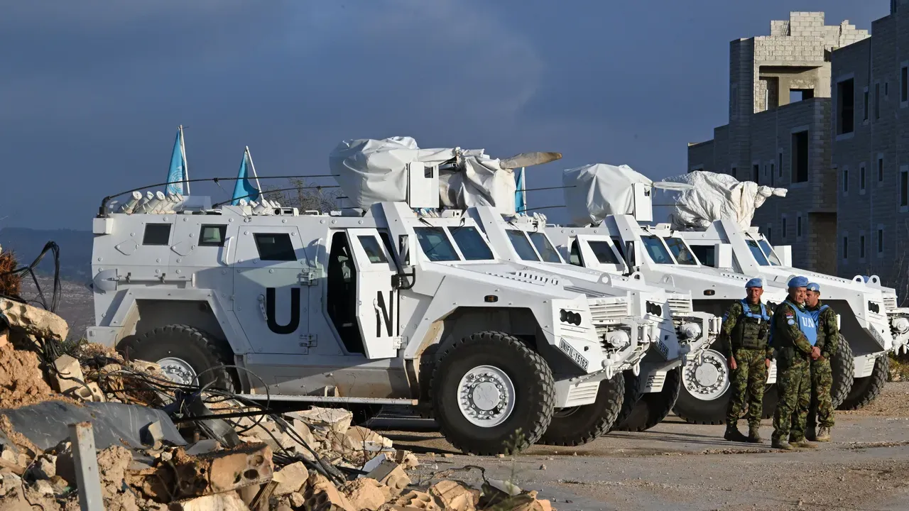 İsrail ordusu, Lübnan'ın güneyindeki BM barış gücü personeline ateş açtı!