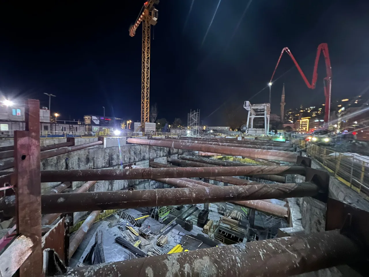 Kabataşta metro inşaatında iskele çöktü: 2 şüpheliye tutuklama talebi