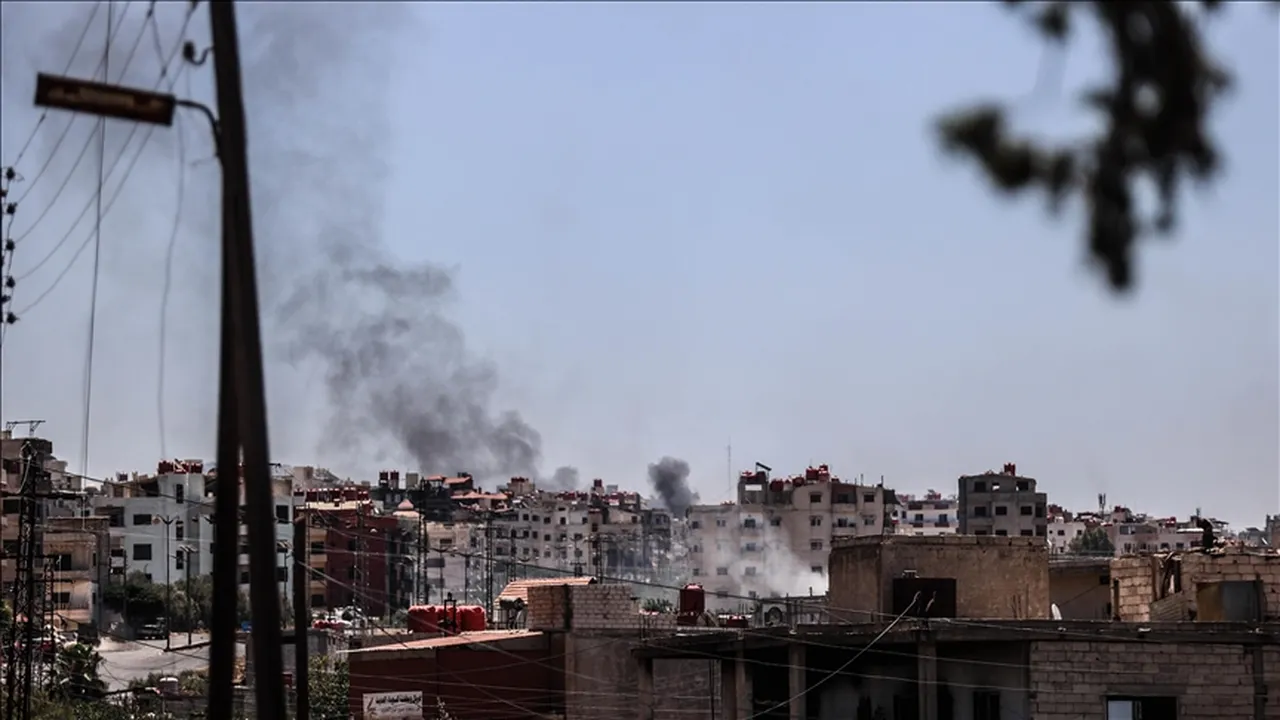 Süveyda'daki çatışmalar sonucu yükselen dumanlar