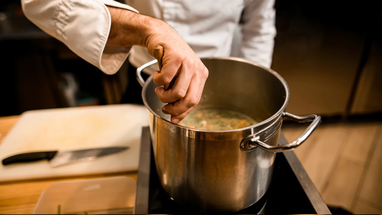 Toplu yemek vakaları artıyor! İki bakanlık devreye girdi