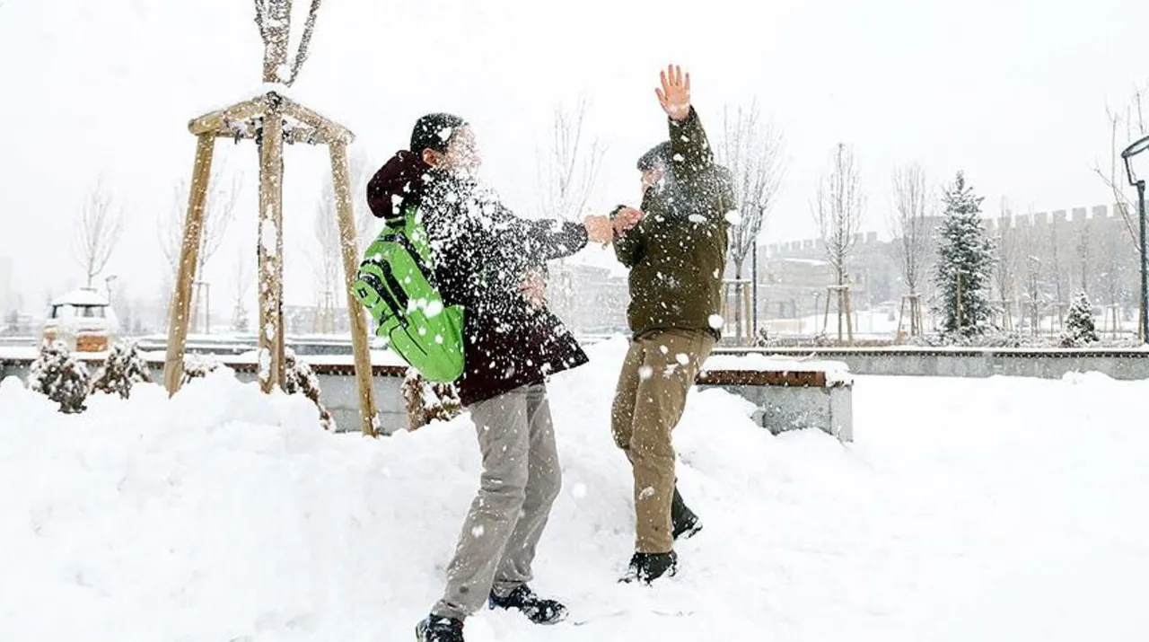 Yarın okullar tatil mi?