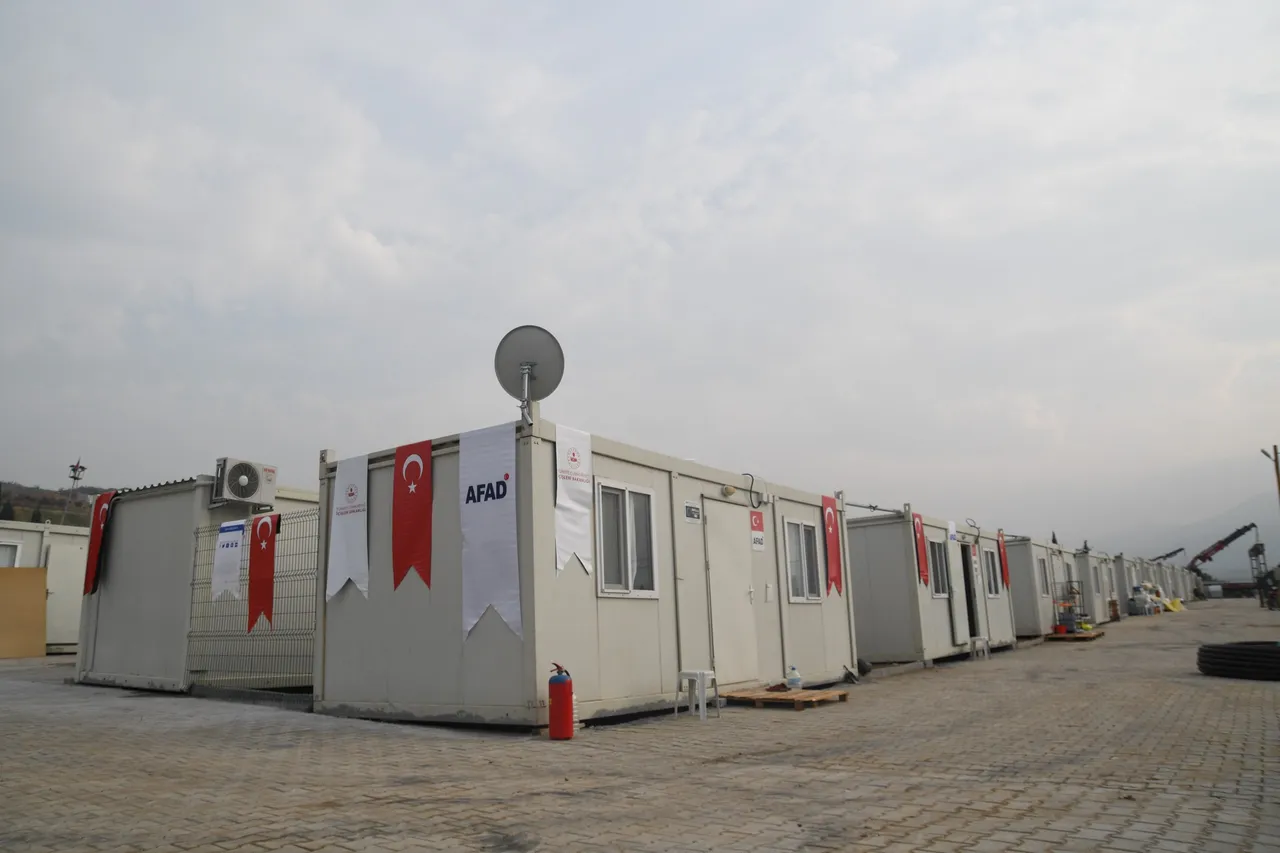 Balıkesir Sındırgıda deprem önlemi! Konteyner mahalle kuruldu