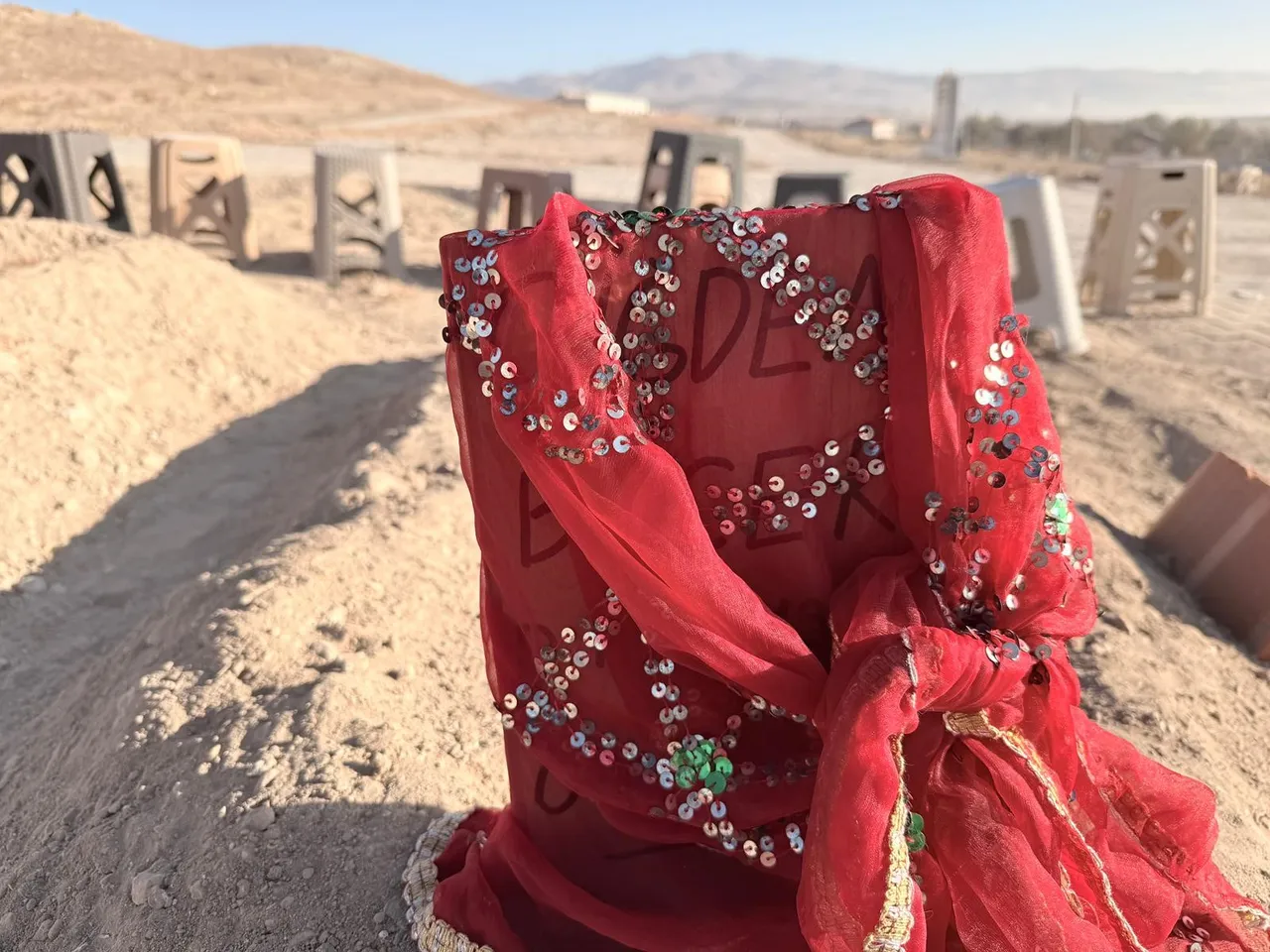 Böcek ailesinin 3 ferdi yan yana defnedildi! Kahreden detay