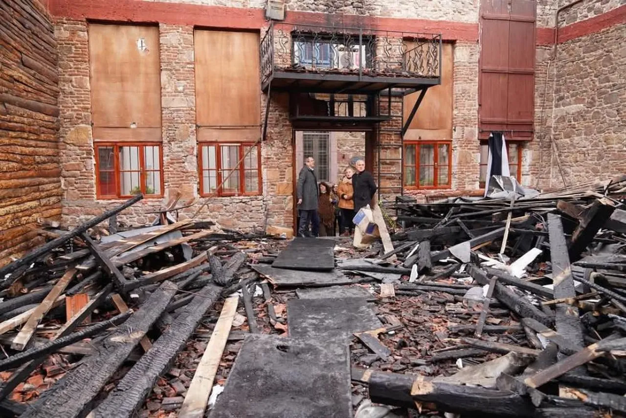 Yangında büyük hasar almıştı