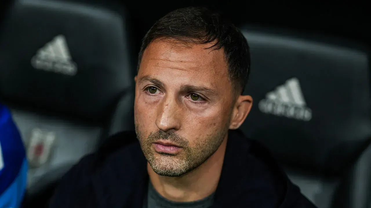 2 FUTBOLCUNUN BİLETİNİ KESTİ