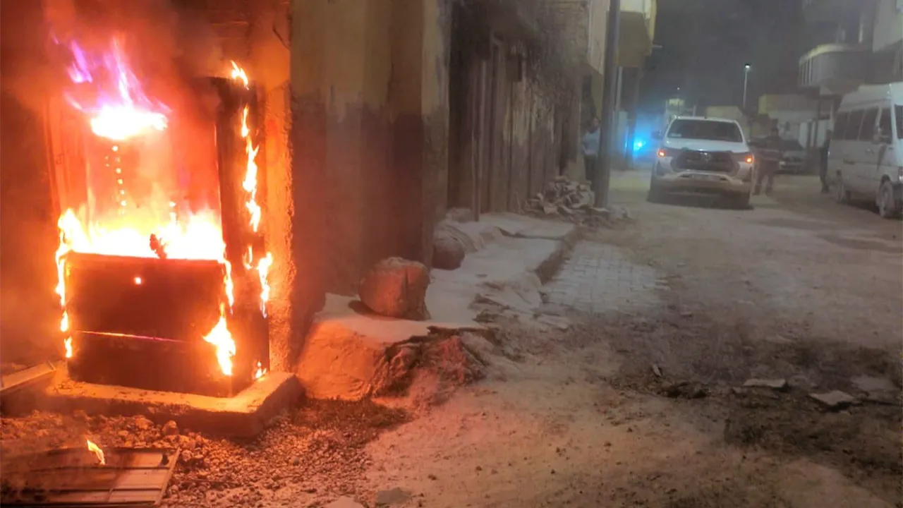 Kaçak elektrik skandalı panoları yaktı! 39 pano küle döndü!