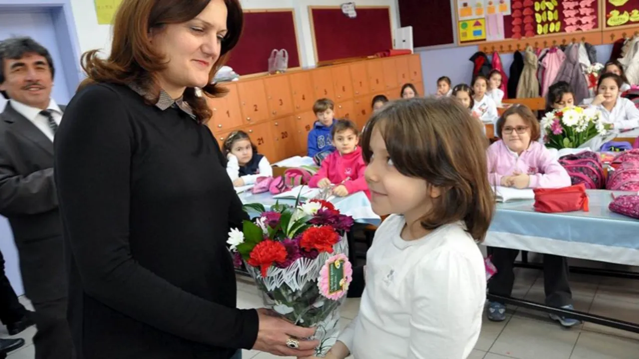 24 Kasım Öğretmenler Günü tatil mi? İşte en güzel, anlamlı, duygu dolu Öğretmenler Günü mesajları