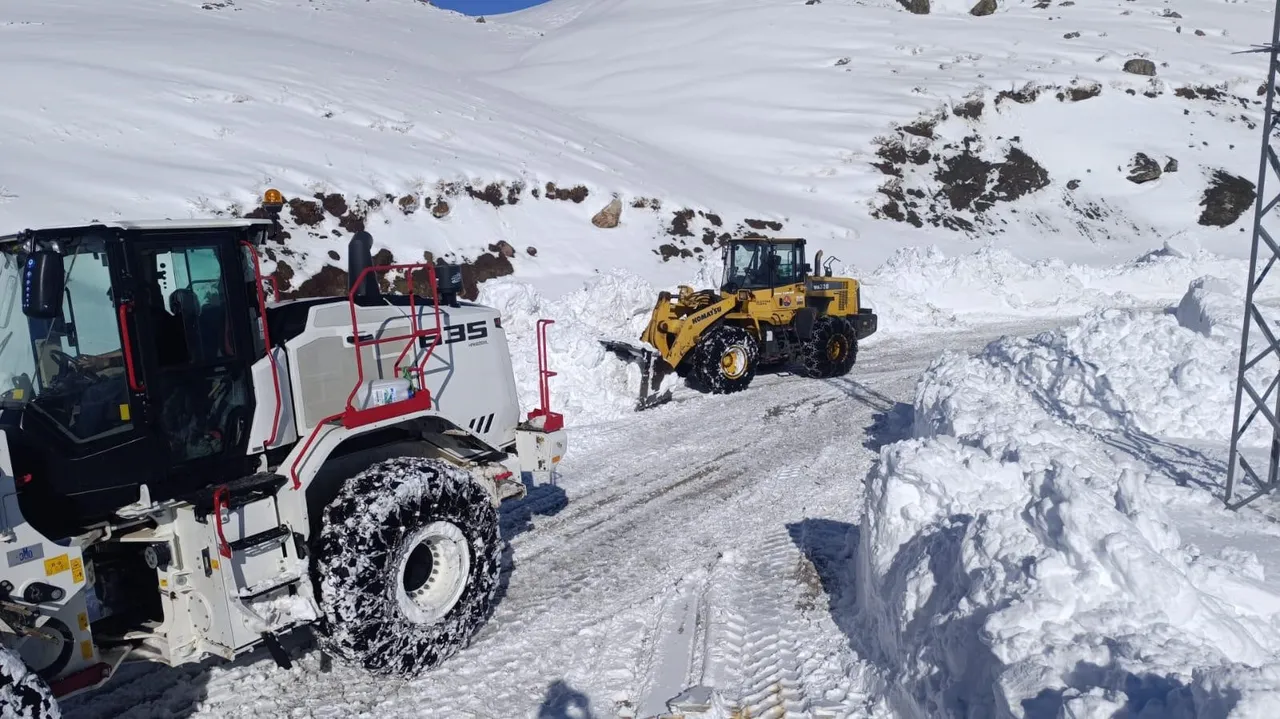 Bir kentimiz kasımda beyaza büründü! Kar kalınlığı 1 metreyi aştı